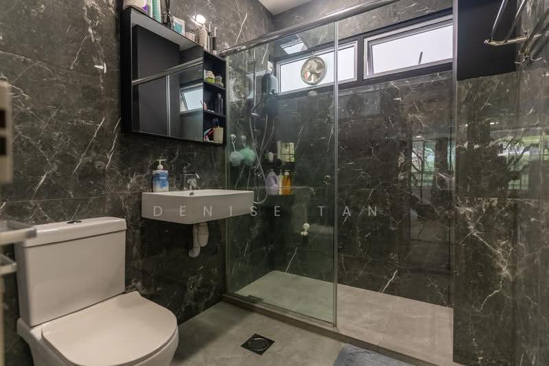 Hillcrest Arcadia, 261 Arcadia Road, Newton / Novena, 1 Bedroom, 700 sqft, Condominium For Sale, by Denise Tan, 500264480 - Bathroom - PropertyGuru.com.sg