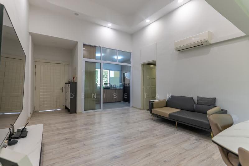 Hillcrest Arcadia, 261 Arcadia Road, Newton / Novena, 1 Bedroom, 700 sqft, Condominium For Sale, by Denise Tan, 500264480 - Living Room - PropertyGuru.com.sg