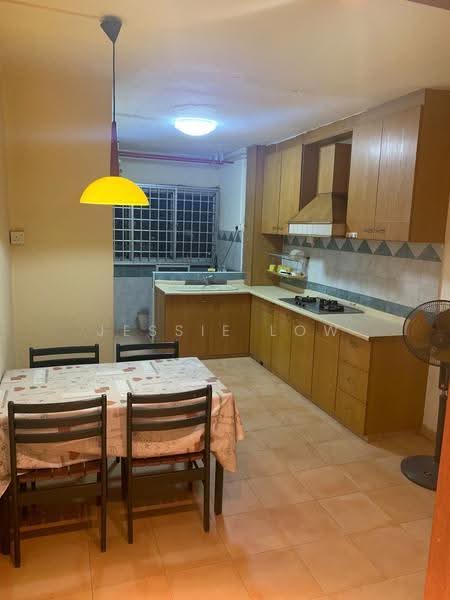 304 Hougang Avenue 5, 304 Hougang Avenue 5, Hougang / Punggol / Sengkang, 2 Bedrooms, 796 sqft, HDB Flat For Rent, by Jessie Low, 500264484 - Kitchen - PropertyGuru.com.sg