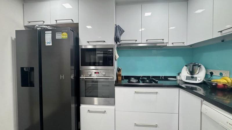 Haig Court, 152 Haig Road, East Coast / Marine Parade, 4 Bedrooms, 1,550 sqft, Condominium For Sale, by Heng Yi Zen, 500264488 - Kitchen - PropertyGuru.com.sg