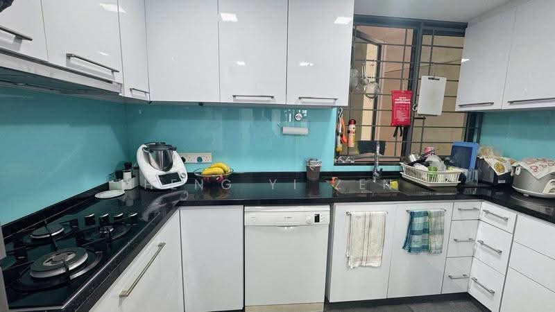 Haig Court, 152 Haig Road, East Coast / Marine Parade, 4 Bedrooms, 1,550 sqft, Condominium For Sale, by Heng Yi Zen, 500264488 - Kitchen - PropertyGuru.com.sg