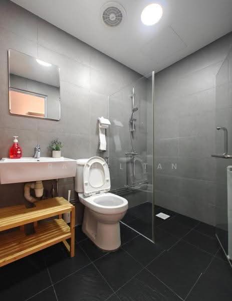 28K Poh Huat Road, Hougang / Punggol / Sengkang, Room Rental, 350 sqft, Terraced House For Rent, by Rachel Tan, 500264491 - Bathroom - PropertyGuru.com.sg