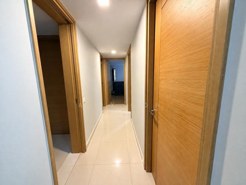 Coco Palms, 15 Pasir Ris Grove, Pasir Ris / Tampines, 4 Bedrooms, 1,378 sqft, Condominium For Rent, by Alex Goh, 500264492 - Corridor - PropertyGuru.com.sg