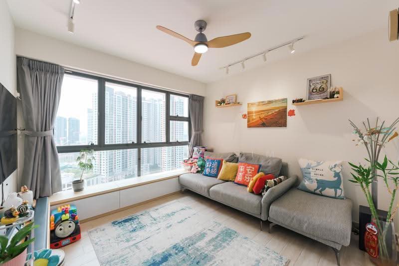 445B Clementi Avenue 3, 445B Clementi Avenue 3, Buona Vista / West Coast / Clementi New Town, 3 Bedrooms, 1,001 sqft, HDB Flat For Sale, by Samuel Sim, 500264525 - Living Room - PropertyGuru.com.sg