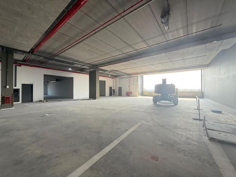 Tampines Connection, 2 Tampines North Drive 4, Pasir Ris / Tampines, 1,927 sqft, Factory / Workshop (B2) For Rent, by Sam Goh, 500264530 - Car Park - CommercialGuru.com.sg