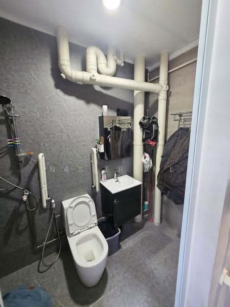 791 Woodlands Avenue 6, 791 Woodlands Avenue 6, Admiralty / Woodlands, 3 Bedrooms, 1,076 sqft, HDB Flat For Sale, by Nasser A L, 500264539 - Bathroom Common - PropertyGuru.com.sg