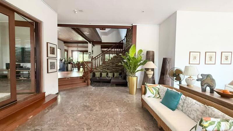 Rare Move In Condition Detached House Near Greenwich V, Seletar / Yio Chu Kang, 7 Bedrooms, 7,733 sqft, Detached House For Sale, by Jay Loy 黎仕緯, 500264552 - Living Room - PropertyGuru.com.sg