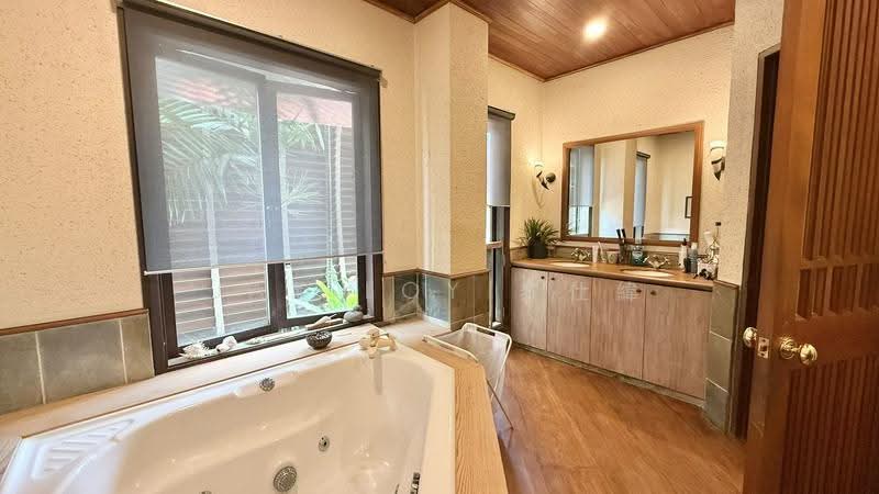 Rare Move In Condition Detached House Near Greenwich V, Seletar / Yio Chu Kang, 7 Bedrooms, 7,733 sqft, Detached House For Sale, by Jay Loy 黎仕緯, 500264552 - Bathroom - PropertyGuru.com.sg