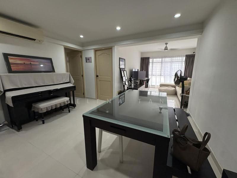 654B Jurong West Street 61, 654B Jurong West Street 61, Boon Lay / Jurong / Tuas, 3 Bedrooms, 1,184 sqft, HDB Flat For Sale, by Celena Tan, 500264555 - Living Room - PropertyGuru.com.sg