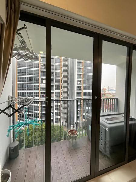 Coco Palms, 21 Pasir Ris Grove, Pasir Ris / Tampines, 3 Bedrooms, 904 sqft, Condominium For Rent, by Mohana Vel T Kasi, 500264558 - Balcony - PropertyGuru.com.sg