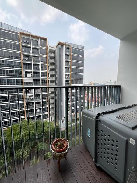 Coco Palms, 21 Pasir Ris Grove, Pasir Ris / Tampines, 3 Bedrooms, 904 sqft, Condominium For Rent, by Mohana Vel T Kasi, 500264558 - Balcony - PropertyGuru.com.sg