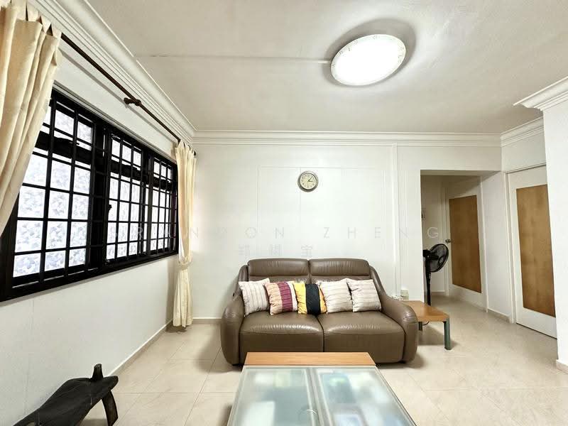 122 Lorong 2 Toa Payoh, 122 Lorong 2 Toa Payoh, Balestier / Toa Payoh, 3 Bedrooms, 1,076 sqft, HDB Flat For Sale, by Brandon Zheng 郑祺宝, 500264570 - Living Room - PropertyGuru.com.sg
