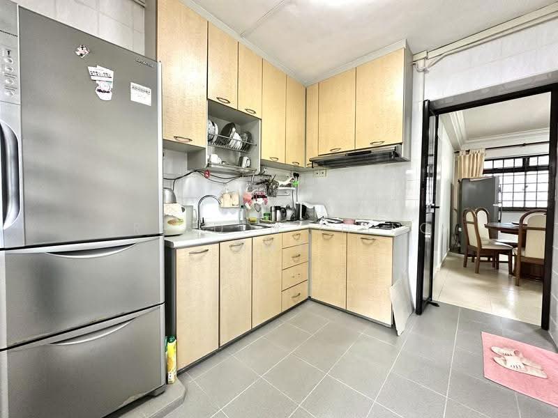 122 Lorong 2 Toa Payoh, 122 Lorong 2 Toa Payoh, Balestier / Toa Payoh, 3 Bedrooms, 1,076 sqft, HDB Flat For Sale, by Brandon Zheng 郑祺宝, 500264570 - Kitchen - PropertyGuru.com.sg