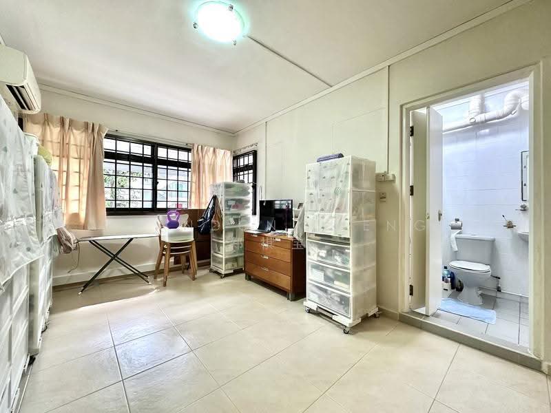 122 Lorong 2 Toa Payoh, 122 Lorong 2 Toa Payoh, Balestier / Toa Payoh, 3 Bedrooms, 1,076 sqft, HDB Flat For Sale, by Brandon Zheng 郑祺宝, 500264570 - Living Room - PropertyGuru.com.sg