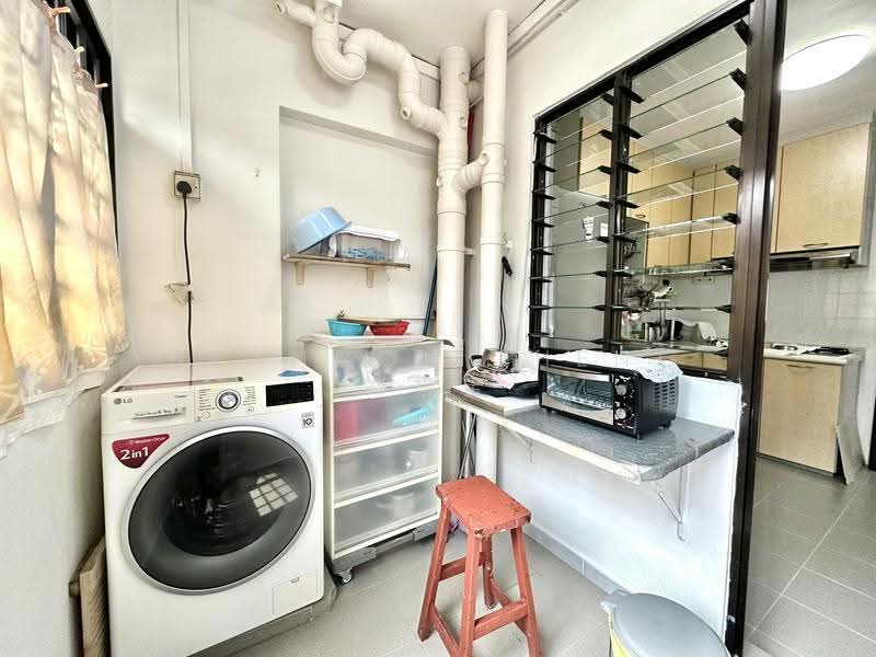 122 Lorong 2 Toa Payoh, 122 Lorong 2 Toa Payoh, Balestier / Toa Payoh, 3 Bedrooms, 1,076 sqft, HDB Flat For Sale, by Brandon Zheng 郑祺宝, 500264570 - Kitchen - PropertyGuru.com.sg