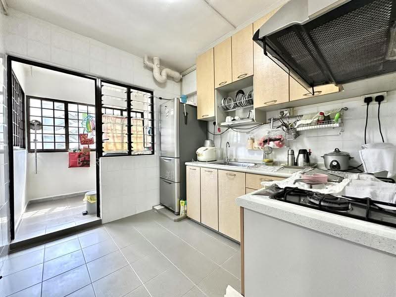 122 Lorong 2 Toa Payoh, 122 Lorong 2 Toa Payoh, Balestier / Toa Payoh, 3 Bedrooms, 1,076 sqft, HDB Flat For Sale, by Brandon Zheng 郑祺宝, 500264570 - Kitchen - PropertyGuru.com.sg