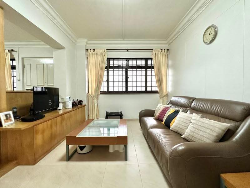 122 Lorong 2 Toa Payoh, 122 Lorong 2 Toa Payoh, Balestier / Toa Payoh, 3 Bedrooms, 1,076 sqft, HDB Flat For Sale, by Brandon Zheng 郑祺宝, 500264570 - Living Room - PropertyGuru.com.sg