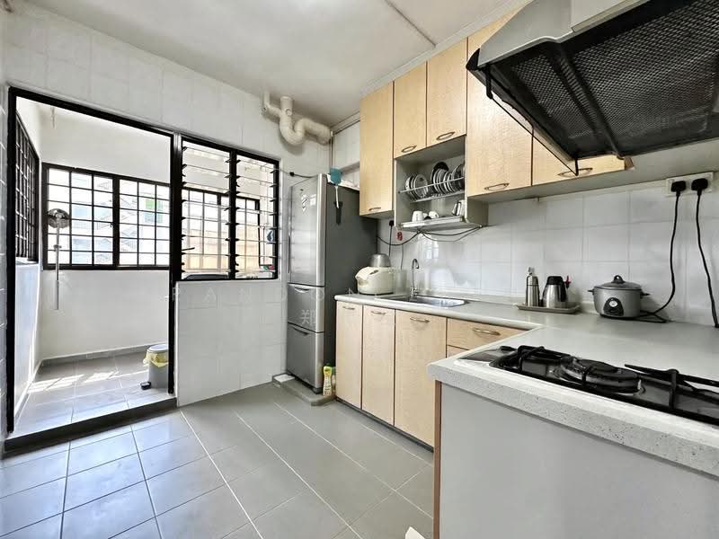 122 Lorong 2 Toa Payoh, 122 Lorong 2 Toa Payoh, Balestier / Toa Payoh, 3 Bedrooms, 1,076 sqft, HDB Flat For Sale, by Brandon Zheng 郑祺宝, 500264570 - Kitchen - PropertyGuru.com.sg