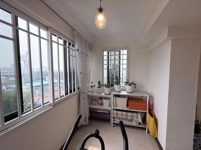415 Commonwealth Avenue West, 415 Commonwealth Avenue West, Buona Vista / West Coast / Clementi New Town, 3 Bedrooms, 1,475 sqft, HDB Flat For Sale, by Benny Tan, 500264584 - Balcony - PropertyGuru.com.sg