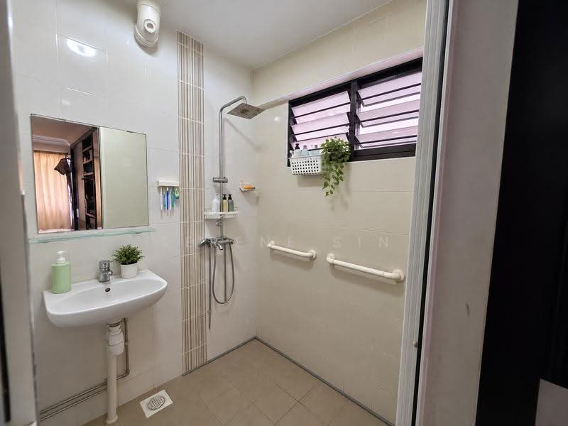 175 Yishun Avenue 7, 175 Yishun Avenue 7, Sembawang / Yishun, 3 Bedrooms, 1,313 sqft, HDB Flat For Sale, by Serene Sin, 500264588 - Bathroom - PropertyGuru.com.sg