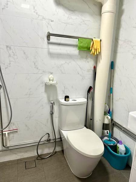 948 Jurong West Street 91, 948 Jurong West Street 91, Boon Lay / Jurong / Tuas, 4 Bedrooms, 1,313 sqft, HDB Flat For Rent, by Seri Fatmawati Binte Hambali, 500264598 - Bathroom - PropertyGuru.com.sg