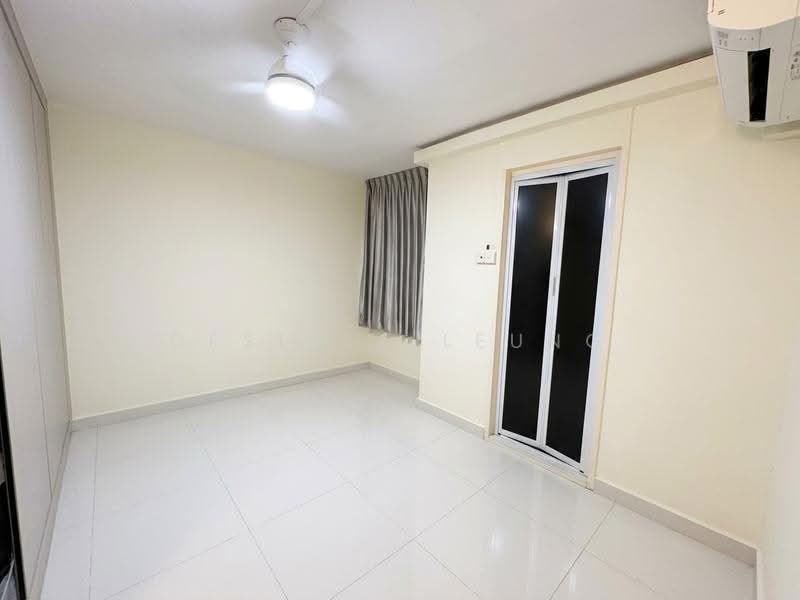 149 Bishan Street 11, 149 Bishan Street 11, Ang Mo Kio / Bishan / Thomson, 3 Bedrooms, 904 sqft, HDB Flat For Rent, by Desiree Leung, 500264600 - Master bedroom - PropertyGuru.com.sg