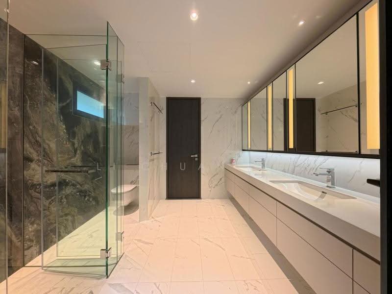 Villas @ Greenbank Park, 50 Greenbank Park, Clementi Park / Upper Bukit Timah, 5 Bedrooms, 5,436 sqft, Semi-Detached House For Sale, by Li Chuan 李川, 500264608 - Bathroom - PropertyGuru.com.sg