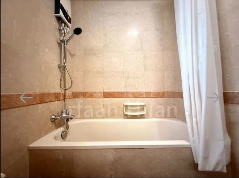 Tanglin Regency, 381 Tanglin Road, Tanglin / Holland / Bukit Timah, 2 Bedrooms, 883 sqft, Condominium For Rent, by Irfaan Thian, 500264612 - PropertyGuru.com.sg