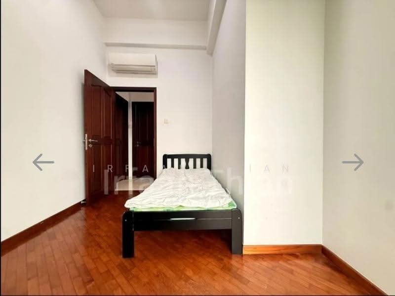 Tanglin Regency, 381 Tanglin Road, Tanglin / Holland / Bukit Timah, 2 Bedrooms, 883 sqft, Condominium For Rent, by Irfaan Thian, 500264612 - PropertyGuru.com.sg