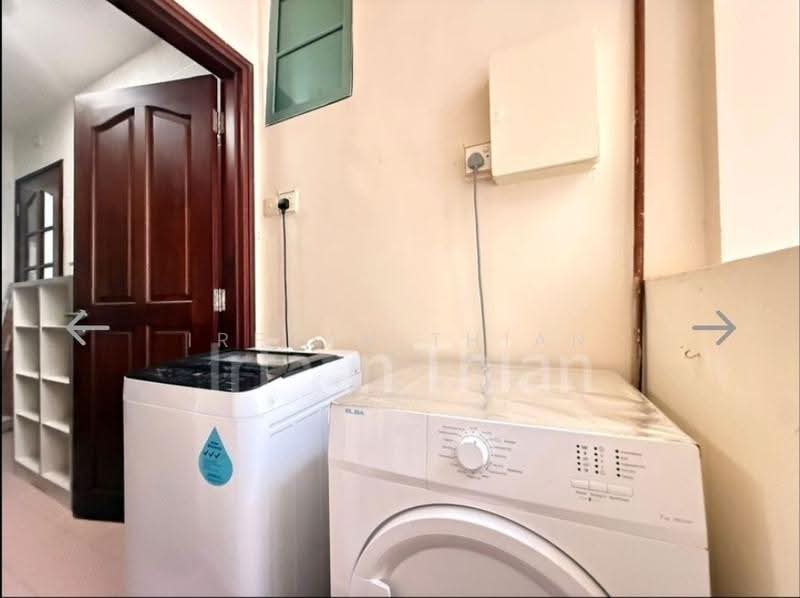 Tanglin Regency, 381 Tanglin Road, Tanglin / Holland / Bukit Timah, 2 Bedrooms, 883 sqft, Condominium For Rent, by Irfaan Thian, 500264612 - PropertyGuru.com.sg