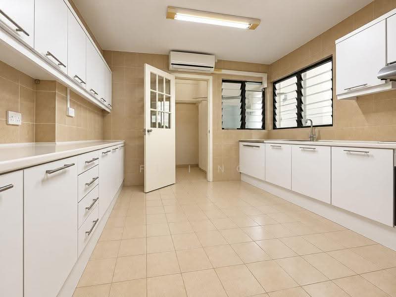 Regency Park, 3 Nathan Road, Tanglin / Holland / Bukit Timah, 4 Bedrooms, 3,649 sqft, Condominium For Sale, by FiFi Ng, 500264620 - Kitchen - PropertyGuru.com.sg