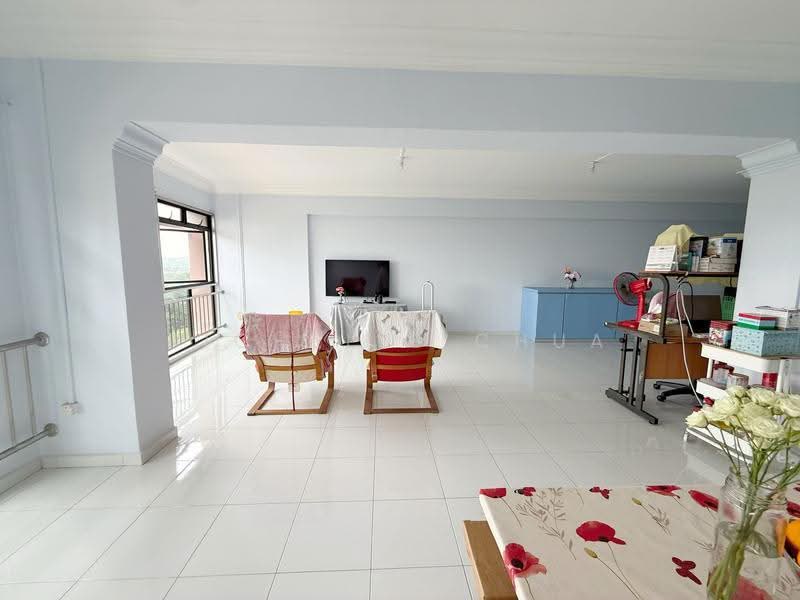 485B Choa Chu Kang Avenue 5, 485B Choa Chu Kang Avenue 5, Dairy Farm / Bukit Panjang / Choa Chu Kang, 3 Bedrooms, 1,302 sqft, HDB Flat For Sale, by Richelle Chua, 500264621 - Living Room - PropertyGuru.com.sg