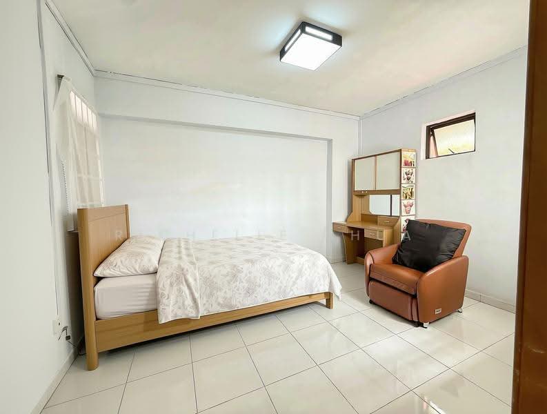 485B Choa Chu Kang Avenue 5, 485B Choa Chu Kang Avenue 5, Dairy Farm / Bukit Panjang / Choa Chu Kang, 3 Bedrooms, 1,302 sqft, HDB Flat For Sale, by Richelle Chua, 500264621 - Master Bedroom - AI - PropertyGuru.com.sg