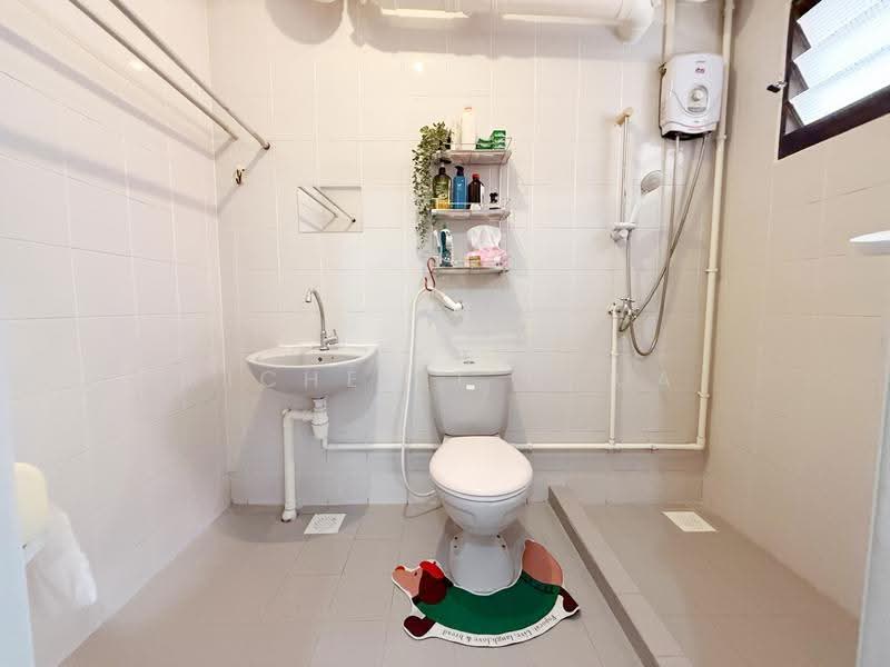 485B Choa Chu Kang Avenue 5, 485B Choa Chu Kang Avenue 5, Dairy Farm / Bukit Panjang / Choa Chu Kang, 3 Bedrooms, 1,302 sqft, HDB Flat For Sale, by Richelle Chua, 500264621 - Master Bathroom - PropertyGuru.com.sg
