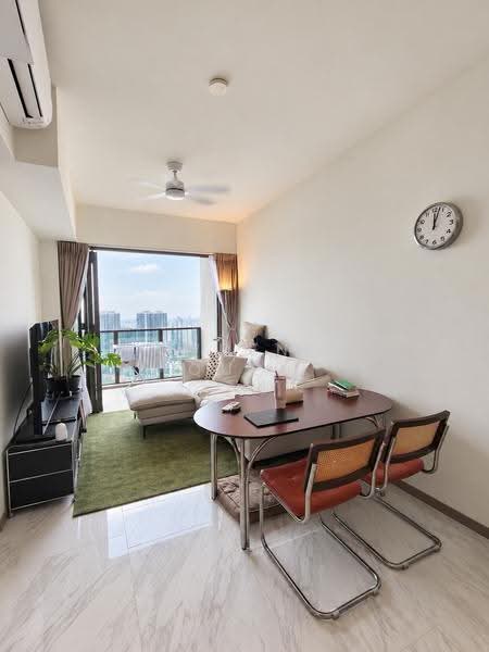 The Landmark, 173 Chin Swee Road, Alexandra / Commonwealth, 2 Bedrooms, 764 sqft, Condominium For Sale, by Lawrence Quek, 500264624 - Living Room - PropertyGuru.com.sg