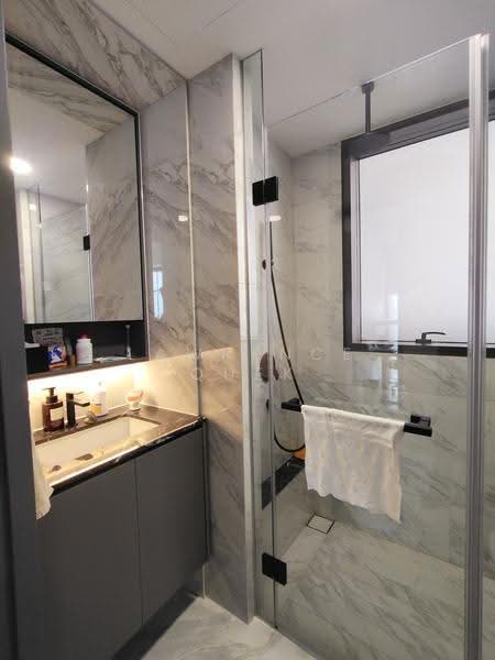 The Landmark, 173 Chin Swee Road, Alexandra / Commonwealth, 2 Bedrooms, 764 sqft, Condominium For Sale, by Lawrence Quek, 500264624 - Bathroom - PropertyGuru.com.sg
