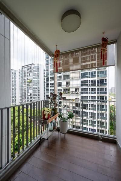 Twin Waterfalls, 106 Punggol Walk, Hougang / Punggol / Sengkang, 3 Bedrooms, 915 sqft, Condominium For Sale, by Polly Cheng, 500264636 - Balcony - PropertyGuru.com.sg