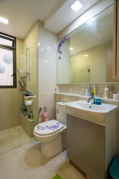 Twin Waterfalls, 106 Punggol Walk, Hougang / Punggol / Sengkang, 3 Bedrooms, 915 sqft, Condominium For Sale, by Polly Cheng, 500264636 - Bathroom - PropertyGuru.com.sg