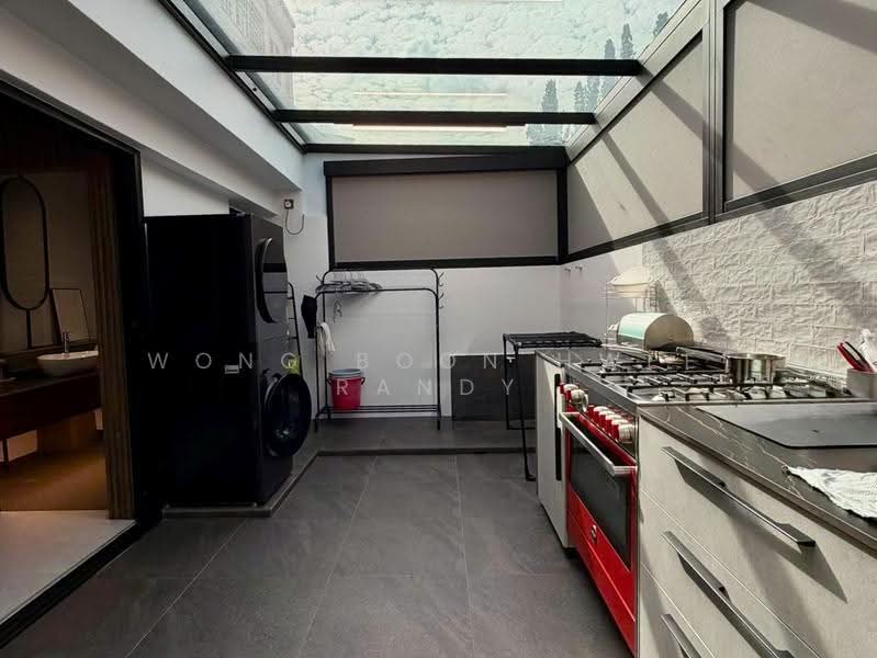 Serangoon Central, NEX Mall, Kovan, Serangoon Central, NEX Mall, Kovan, Hougang / Punggol / Sengkang, 3 Bedrooms, 1,614 sqft, Terraced House For Sale, by Wong Boon Hwee Randy, 500264663 - Kitchen - PropertyGuru.com.sg