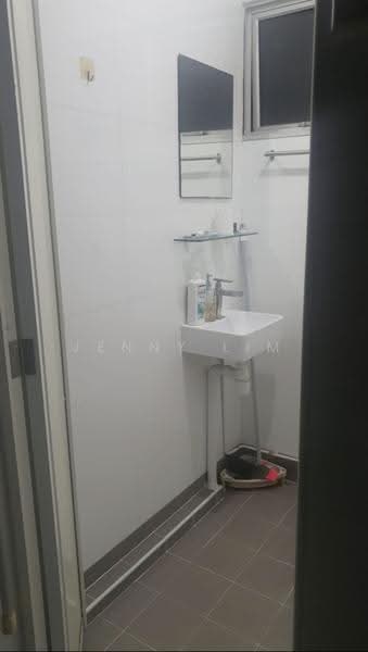 241 Bukit Batok East Avenue 5, 241 Bukit Batok East Avenue 5, Dairy Farm / Bukit Panjang / Choa Chu Kang, Room Rental, 100 sqft, HDB Flat For Rent, by Jenny Lim, 500264691 - Bathroom - PropertyGuru.com.sg