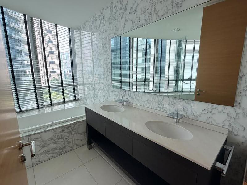 Cliveden at Grange, 100 Grange Road, Tanglin / Holland / Bukit Timah, 4 Bedrooms, 2,842 sqft, Condominium For Sale, by Adrian Wee 黄國强, 500264700 - Bathroom - PropertyGuru.com.sg