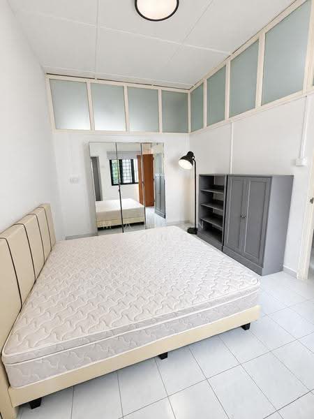 Shrewsbury Road, Shrewsbury Road, Newton / Novena, 3 Bedrooms, 1,100 sqft, Walk-up Apartment For Rent, by Martin Wong, 500264710 - Bedroom - PropertyGuru.com.sg