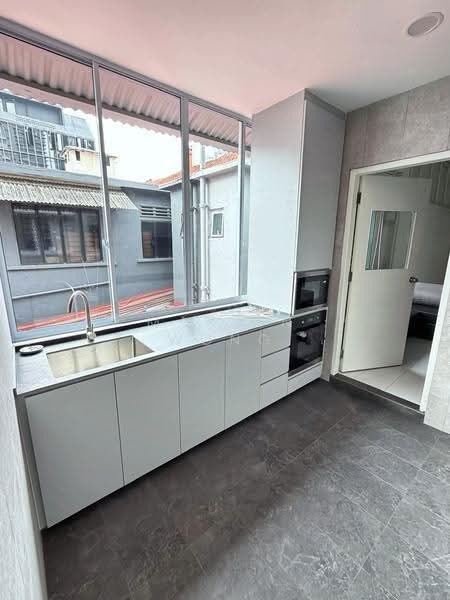 Shrewsbury Road, Shrewsbury Road, Newton / Novena, 3 Bedrooms, 1,100 sqft, Walk-up Apartment For Rent, by Martin Wong, 500264710 - Renovated Kitchen - PropertyGuru.com.sg