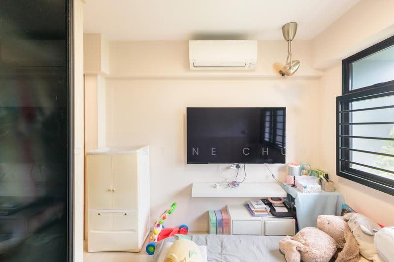114B Alkaff Crescent, 114B Alkaff Crescent, Balestier / Toa Payoh, 2 Bedrooms, 732 sqft, HDB Flat For Sale, by Celestine Chun, 500264713 - Living Room - PropertyGuru.com.sg