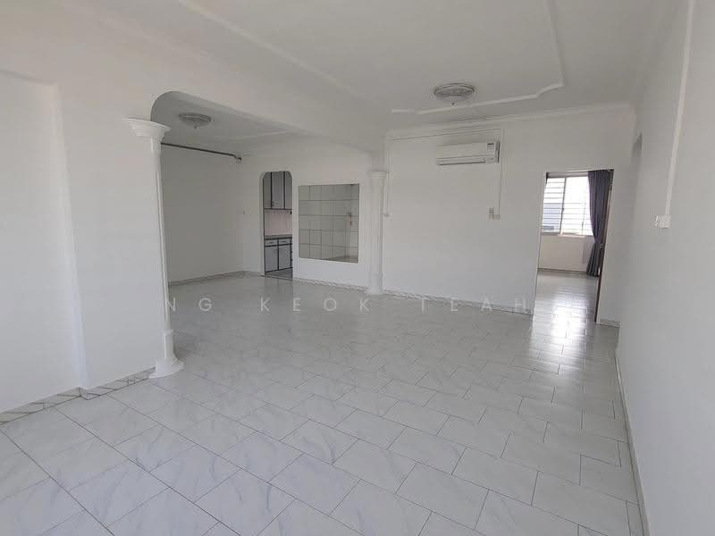 306 Yishun Central, 306 Yishun Central, Sembawang / Yishun, 3 Bedrooms, 1,313 sqft, HDB Flat For Sale, by Ng Keok Teah, 500264720 - Living Room - PropertyGuru.com.sg