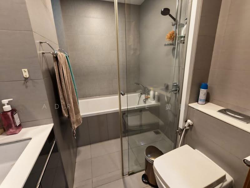 The Beverly, 45 Toh Tuck Road, Clementi Park / Upper Bukit Timah, 3 Bedrooms, 1,539 sqft, Apartment For Rent, by Adrian Wee 黄國强, 500264735 - Bathroom - PropertyGuru.com.sg