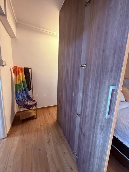 232 Tampines Street 21, 232 Tampines Street 21, Pasir Ris / Tampines, 3 Bedrooms, 1,055 sqft, HDB Flat For Sale, by Jade Lee, 500264746 - Walk-in wardrobe - PropertyGuru.com.sg