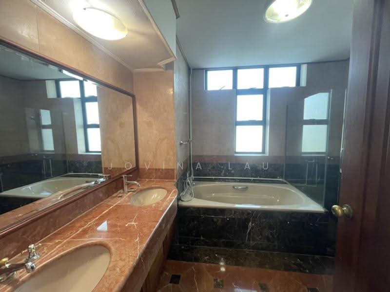 Spring Grove, 53B Grange Road, Tanglin / Holland / Bukit Timah, 4 Bedrooms, 2,702 sqft, Condominium For Sale, by Jovina Lau, 500264753 - Bathroom - PropertyGuru.com.sg