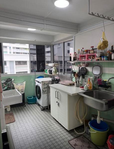 116 Lorong 2 Toa Payoh, 116 Lorong 2 Toa Payoh, Balestier / Toa Payoh, 2 Bedrooms, 678 sqft, HDB Flat For Sale, by Ang Siew Ing 洪秀英, 500264765 - Kitchen - PropertyGuru.com.sg