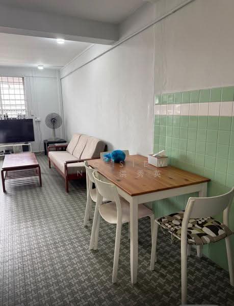 116 Lorong 2 Toa Payoh, 116 Lorong 2 Toa Payoh, Balestier / Toa Payoh, 2 Bedrooms, 678 sqft, HDB Flat For Sale, by Ang Siew Ing 洪秀英, 500264765 - Living Room - PropertyGuru.com.sg